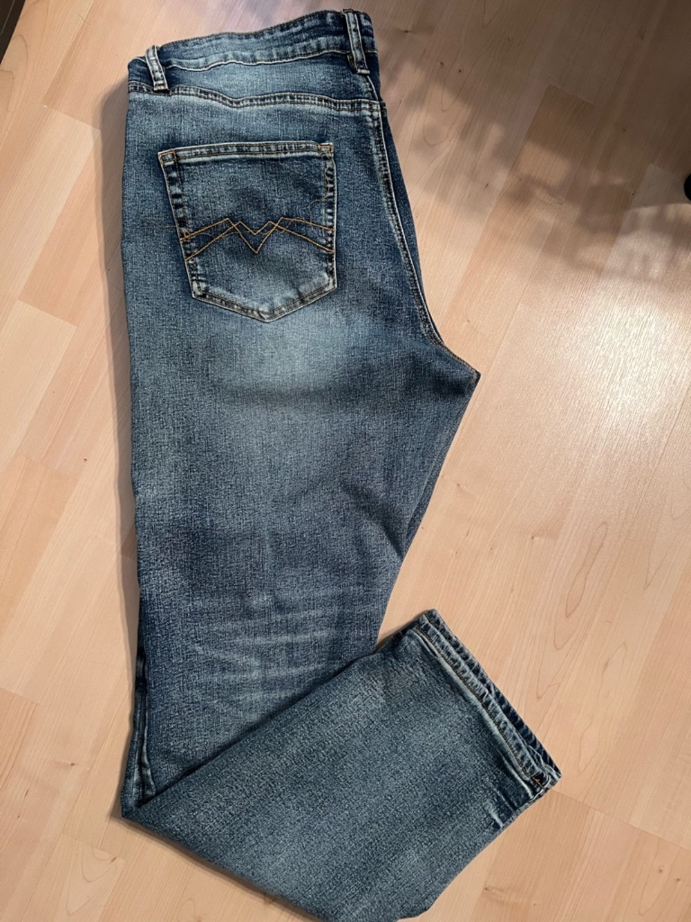 Rue21 Men’s Straight Supreme Flex jeans 38x32